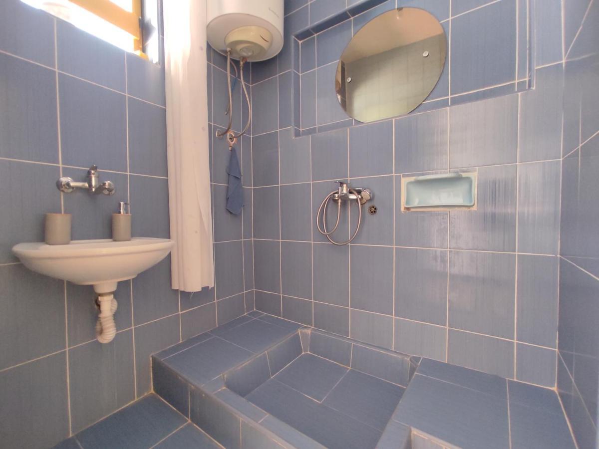 Studio Apartman Na Plazi Rafailovici Bagian luar foto