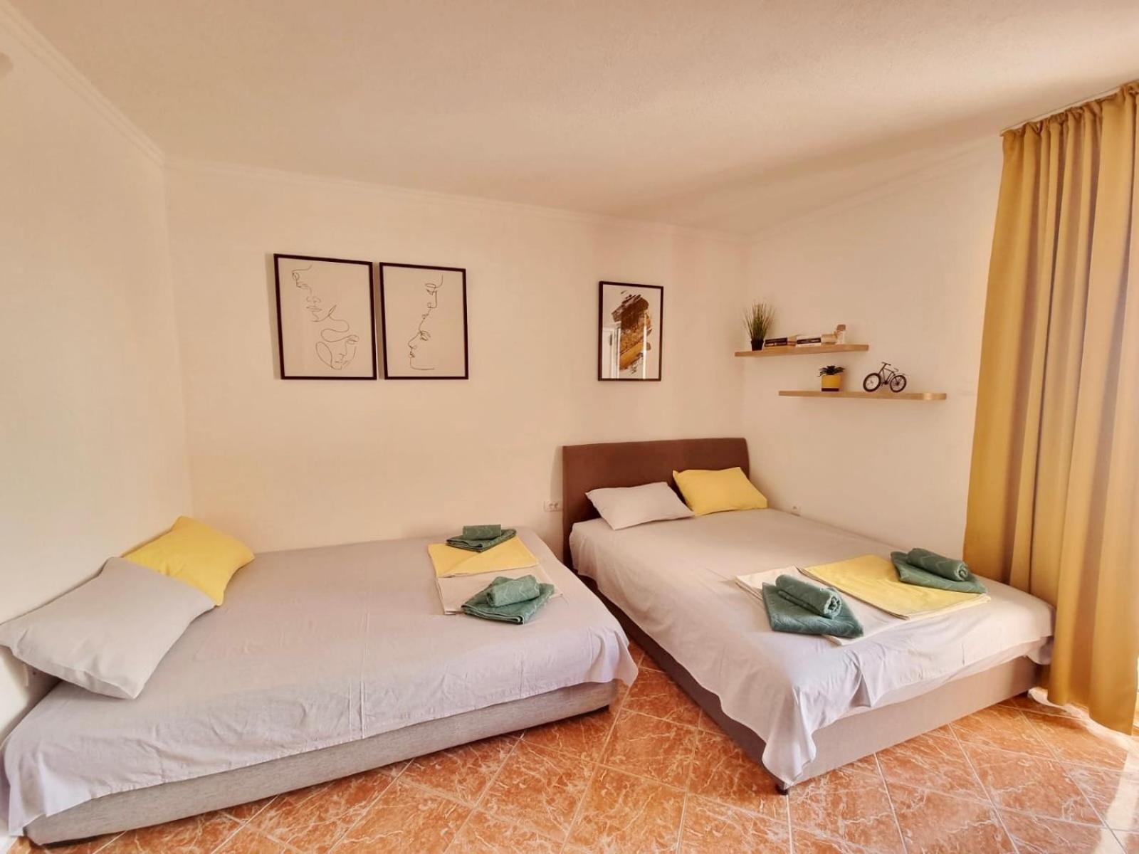 Studio Apartman Na Plazi Rafailovici Bagian luar foto